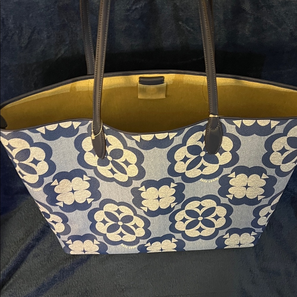 Kate Spade Navy and Cream Patterned Tote New with tag - Picture 3 of 5